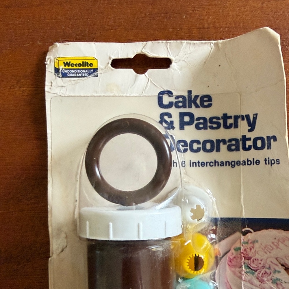 vintage Cake & Pastry Decorator - Brown and Pink - Picture 2 of 10